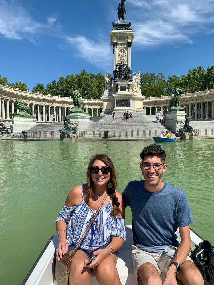 Paddle boats on the lake at El Retiro