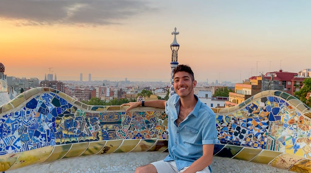 Travel blogger at Park Guell