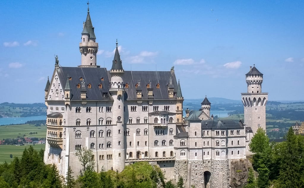 NEUSCHWANSTEIN CASTLE
