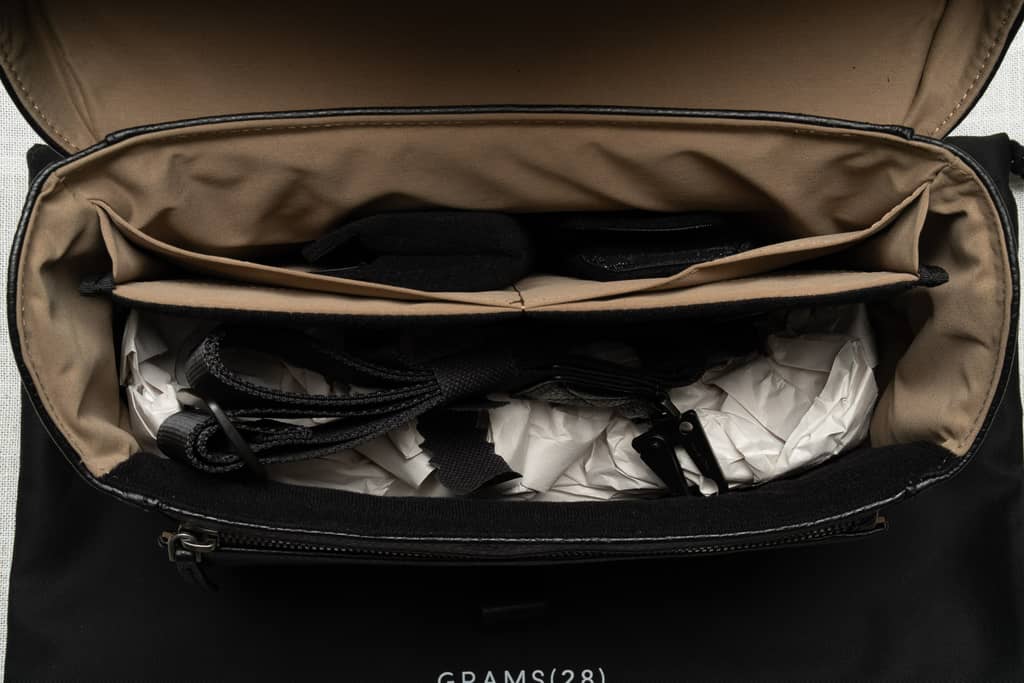 The interior of the 172 Camera Sling by Grams28