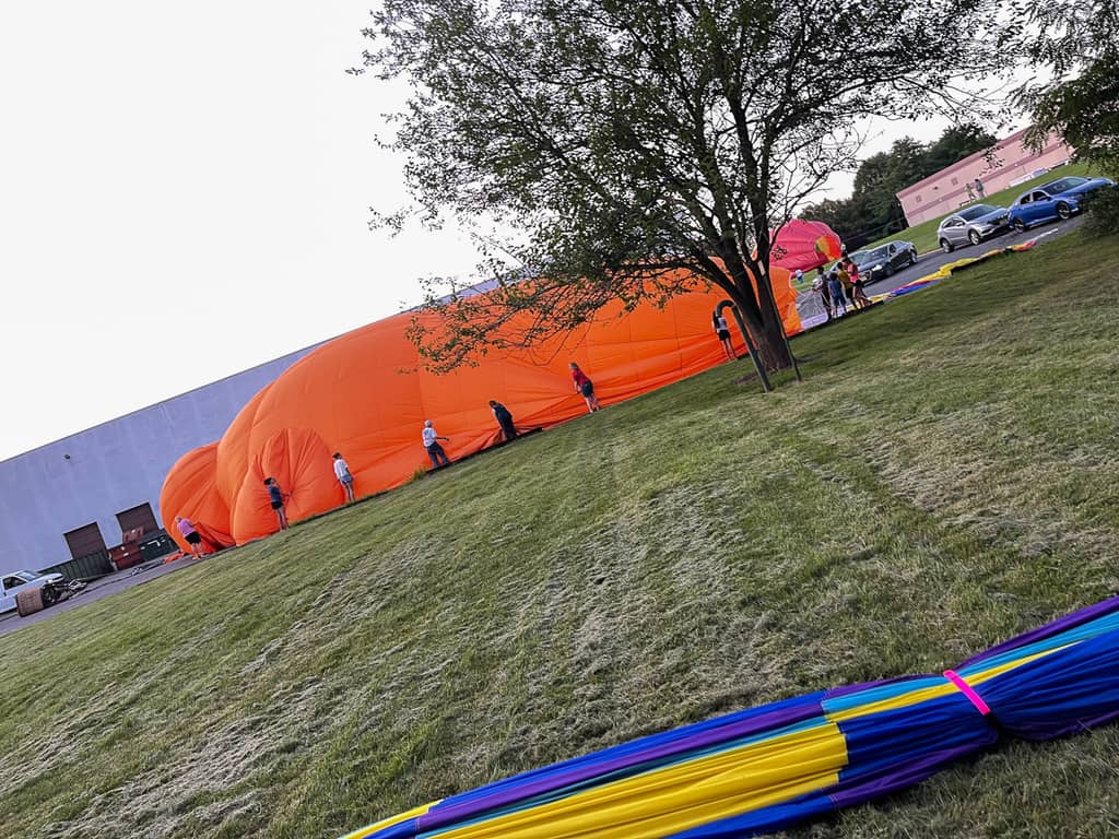 Deflating a hot air balloon