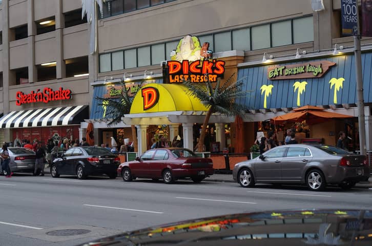 Dick’s Last Resort: A Dining Experience Like No Other