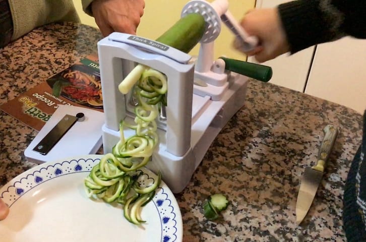 The Veggetti Spiralizes Vegetables into Spaghetti