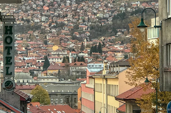 Dealing with Agoraphobia While Traveling In a New City