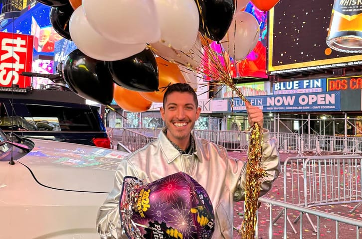 What It’s Like to Celebrate New Year’s Eve at the $450 Olive Garden Party In Times Square