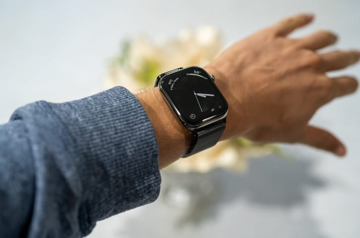 Why I Finally Switched to Titanium: My Apple Watch Series 10 Review ⌚️🔍