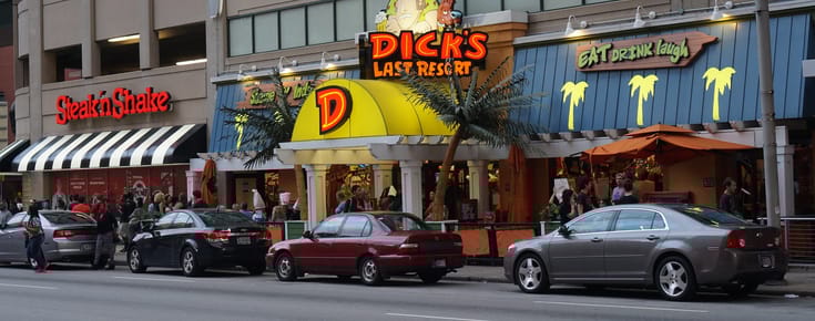 Dick’s Last Resort: A Dining Experience Like No Other