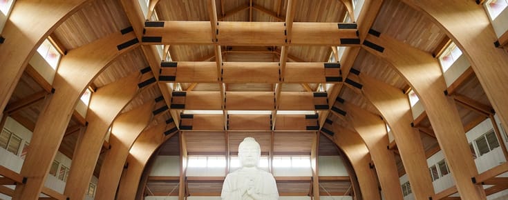 A Serene Encounter with the Largest Buddha Statue in the Western Hemisphere 🪷