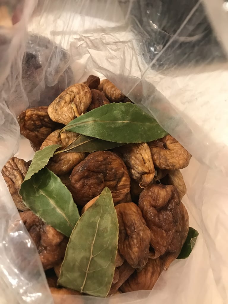 Dried dehydrated figs