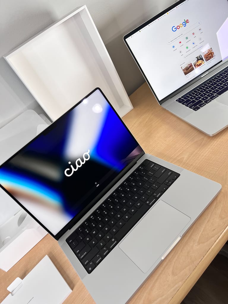 Apple MacBook Pro 14 2021 M1 Pro Laptop in Review: How much Pro do you  get with the base model? -  Reviews