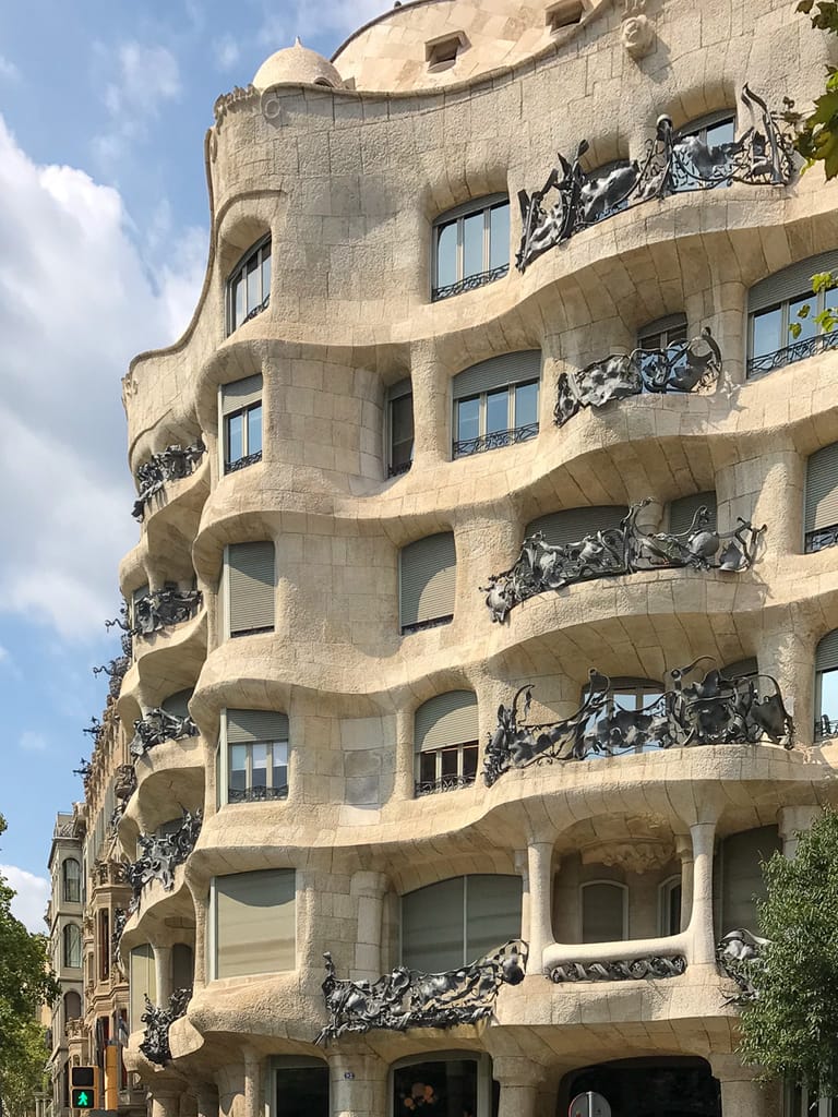 32 twisted balconies at Casa Mila