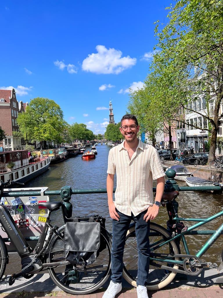 Wine and cheese canal tour in Amsterdam