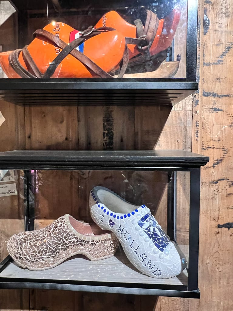Holland clogs