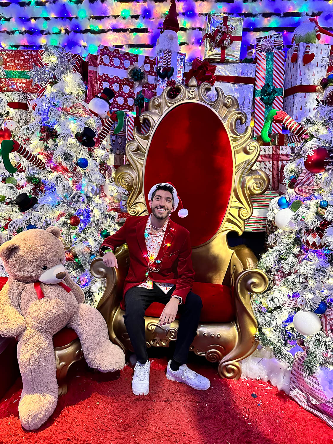 The Most Festive Christmas Bar Frosty's Christmas Pop Up Bar in New