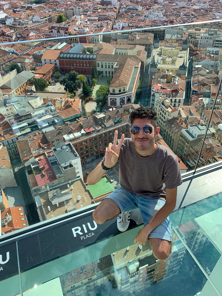 Rocky posting at The RUI Plaza España