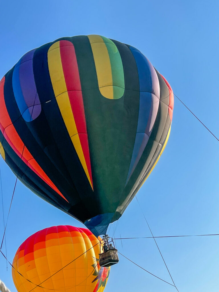 Tethered balloon ride